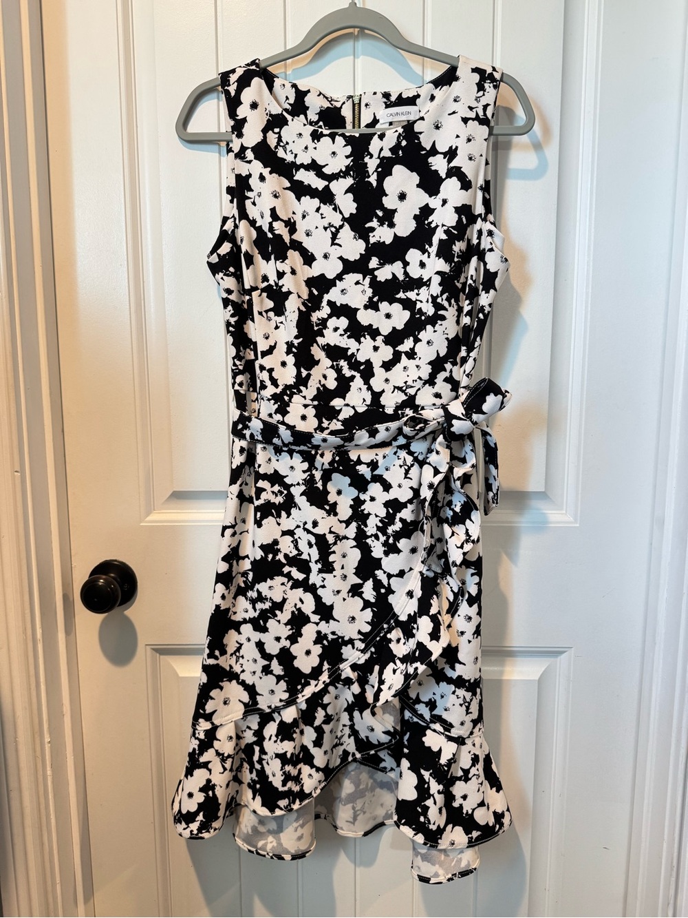 Calvin Klein Black and White Floral Tie-Waist Midi Dress